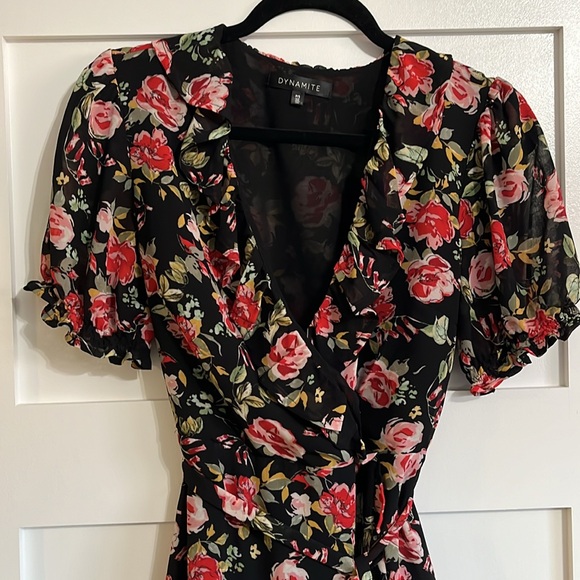 DYNAMITE Romantic Floral Dress - Picture 6 of 15